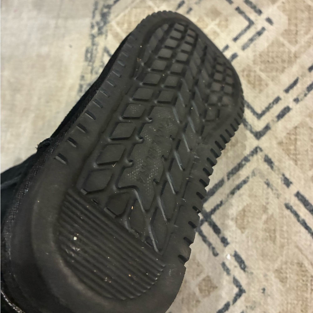 Koolaburra by UGG black winter boots size 7 - Picture 3 of 3